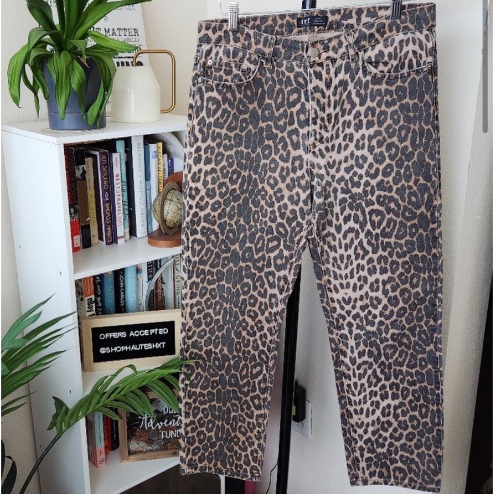 Zara Leopard Print Relaxed Straight Leg Cropped Jeans